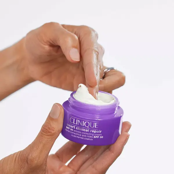 Clinique Smart Clinical Repair™ Crème Correctrice Anti-rides SPF30 50ml