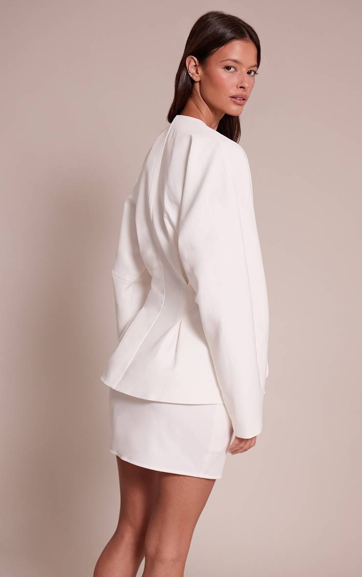 Crème Blazer Cintré À La Taille Avec Boutonnage