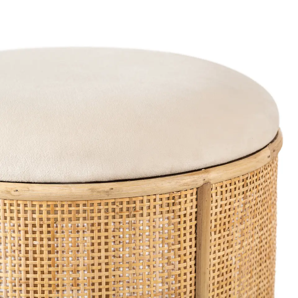 Pouf in beige velvet and rattan