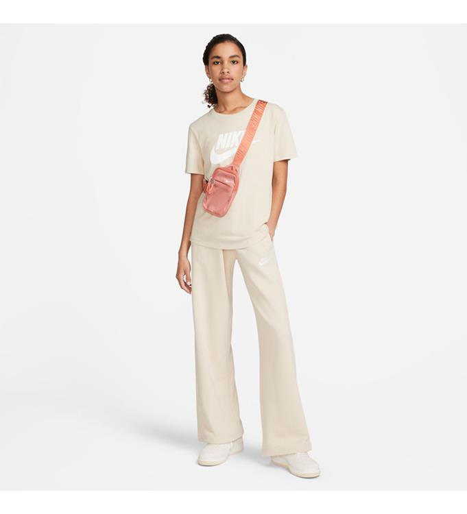 Nike Women Sportswear Essentials T-Shirt