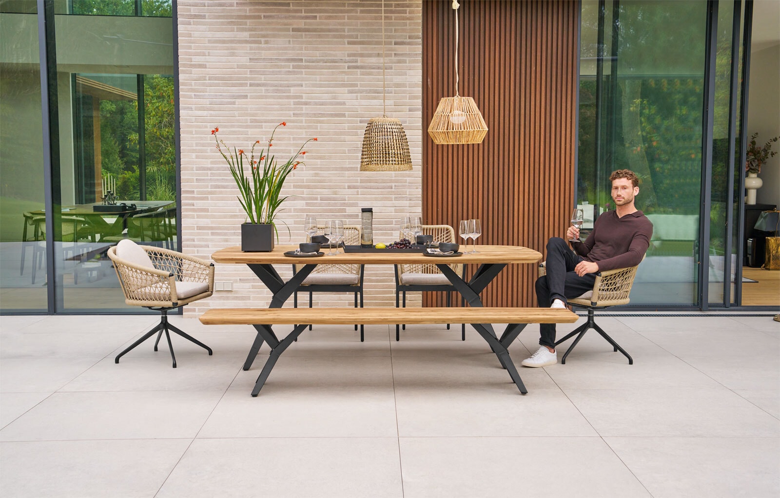 Garden FLAIR Gartenbank OLAF 220 cm schwarz /Teakholz