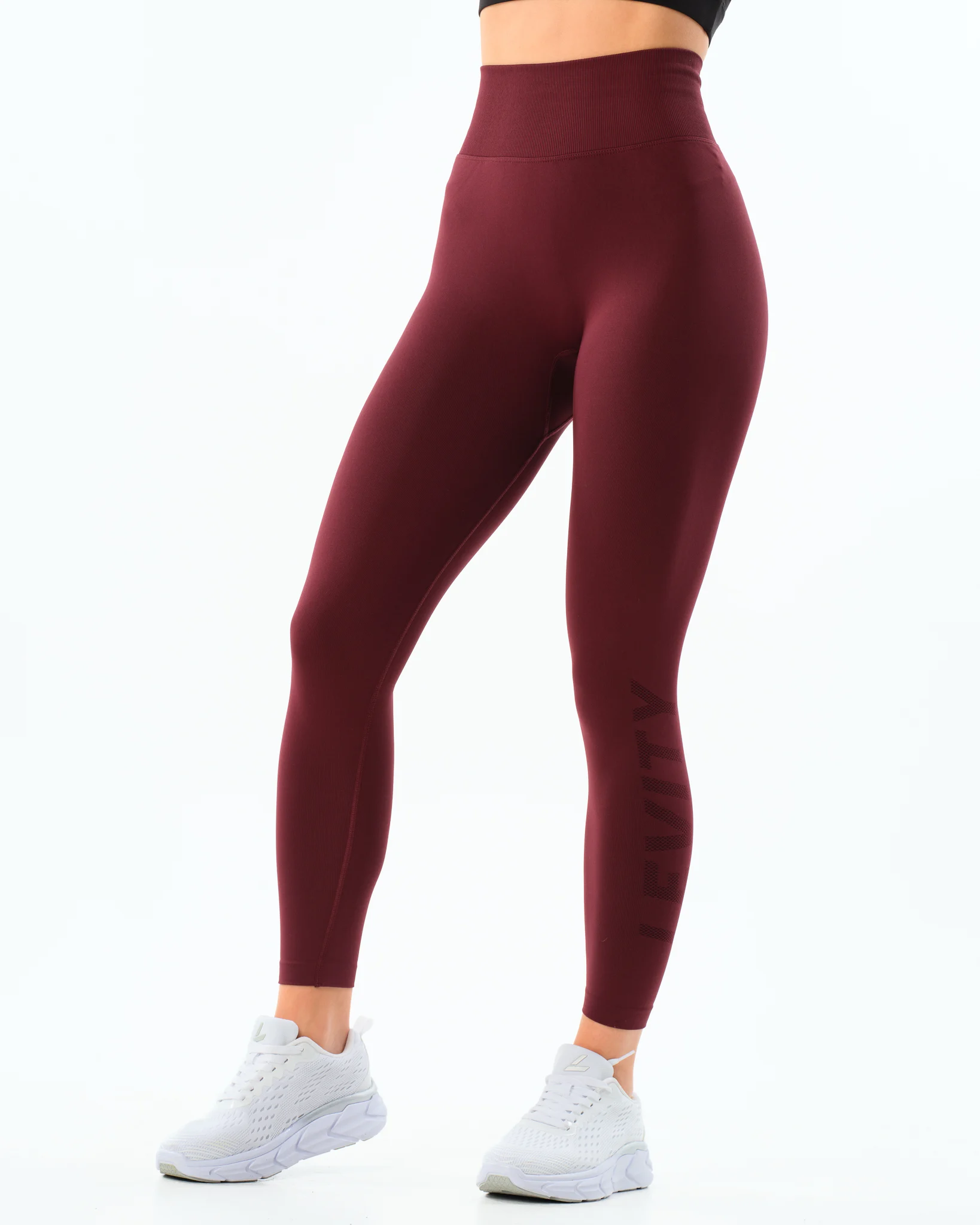 LEVITY Challenge Seamless Tights Burgundy