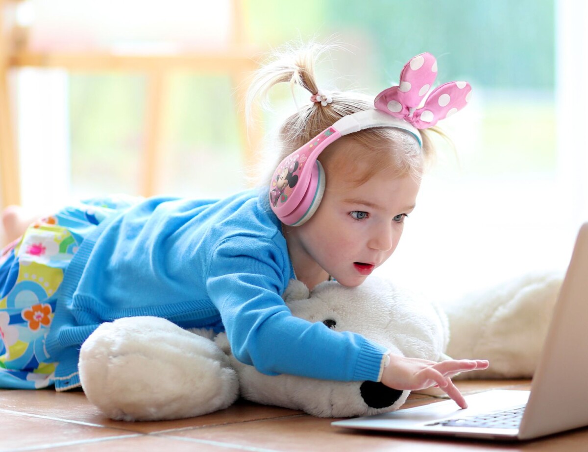 Minnie Mouse Over-Ear Høretelefoner Med Volume Limiter