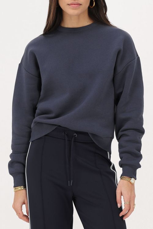 Donkergrijze sweater 