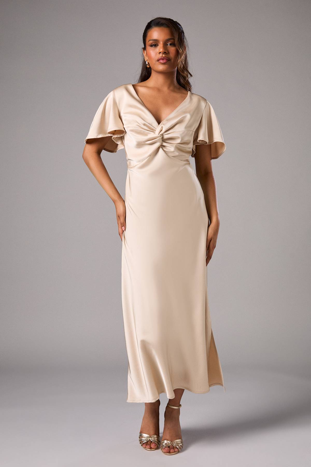 Oasis Robe de Demoiselle d'Honneur Mi-Longue en Satin avec Manches Ange Torsadées