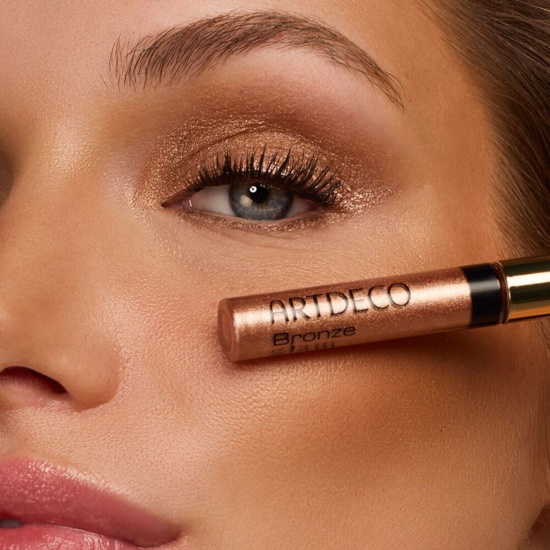 AO BRONZING 2026 Bronze Glam Eyeliner