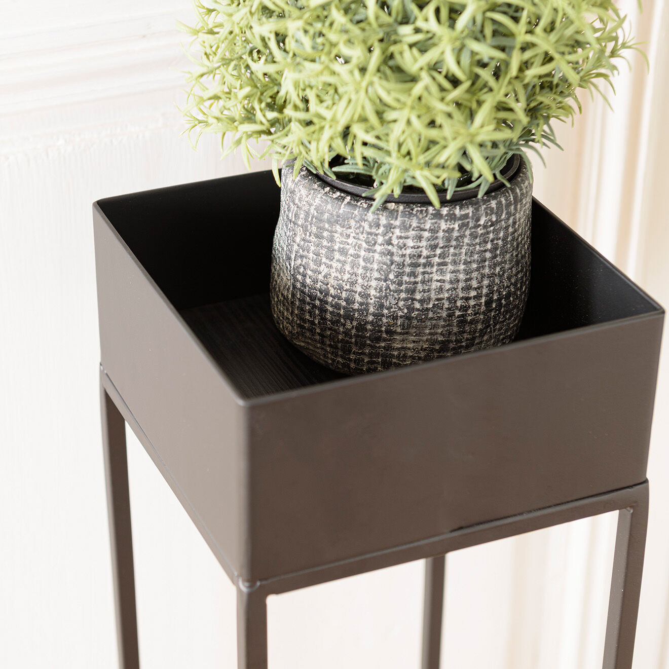 Macabane Sellette carrée / porte-plantes Mm Daly noir - 18x18x60 cm