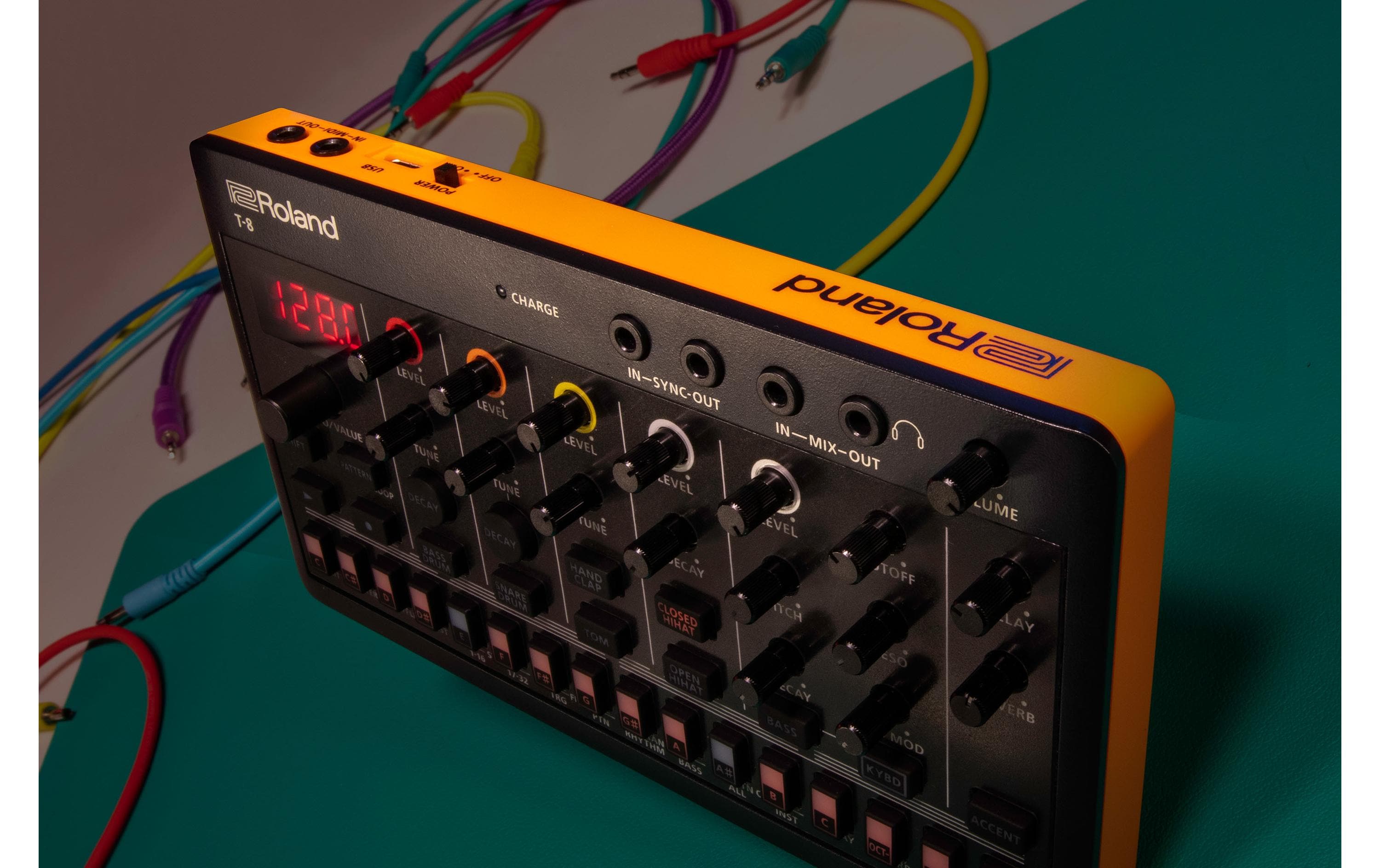 Synthesizer AIRA Compact Kit<br>Drei Synthesizer mit fortschrittlichen Effekten und Funktionen