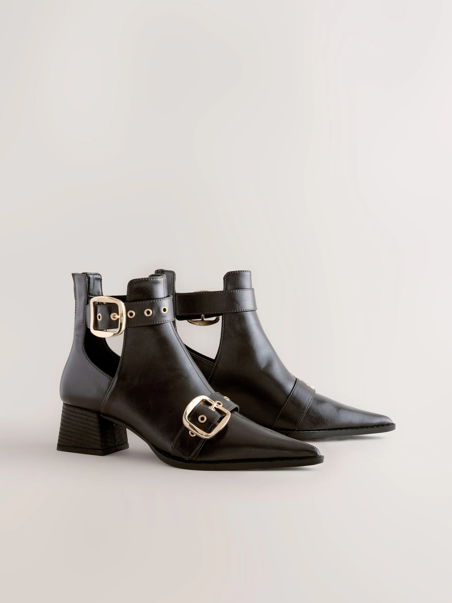 Chocoladebruin - Forever Comfort® Cut Out Buckle Detail Ankle Boots