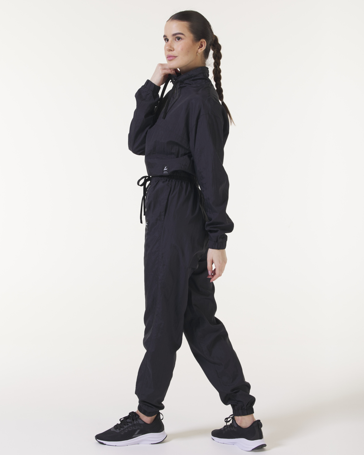 LEVITY Silhouette Pants Black