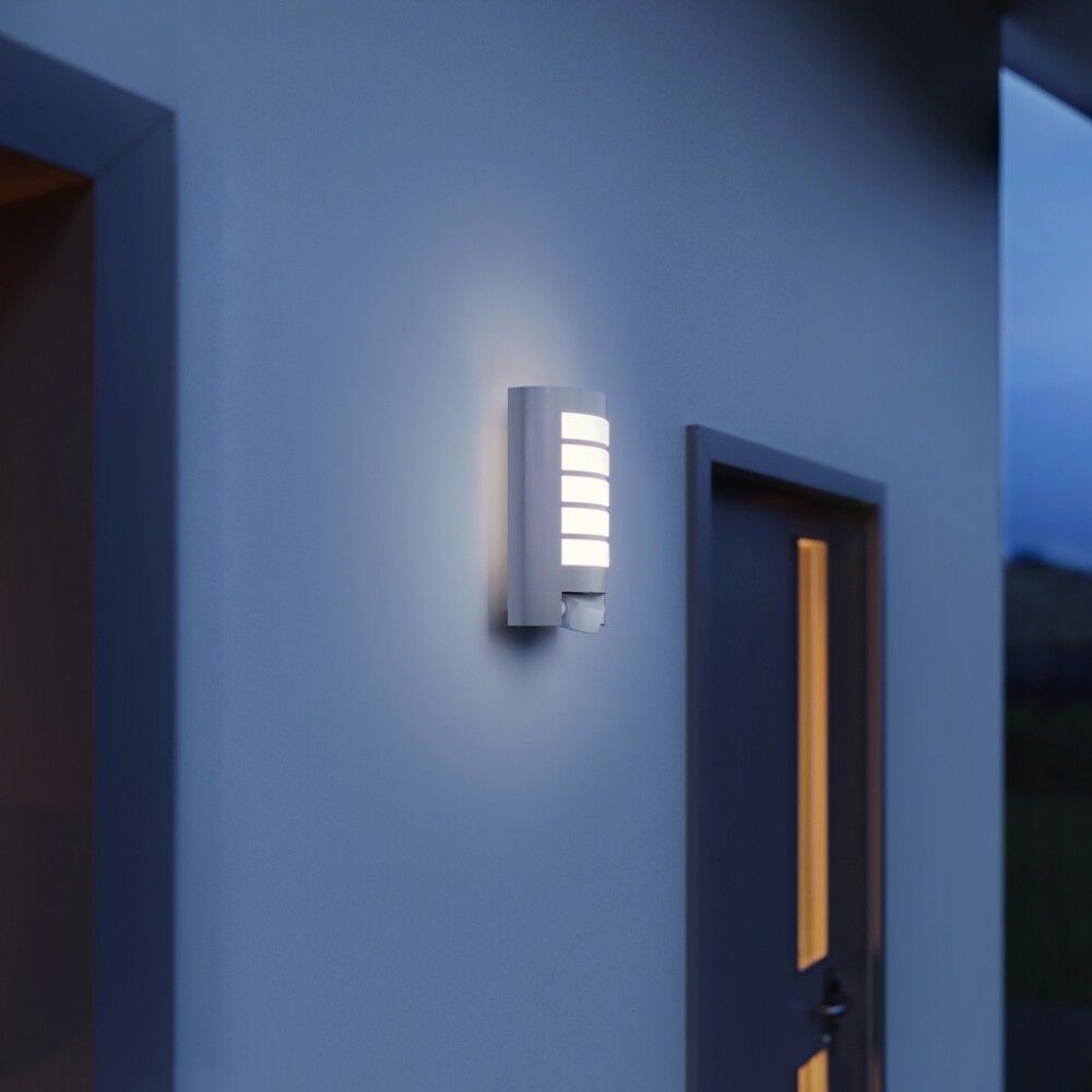 VEGGLAMPE STEINEL L12 MED BEVEGELSESSENSOR SØLV