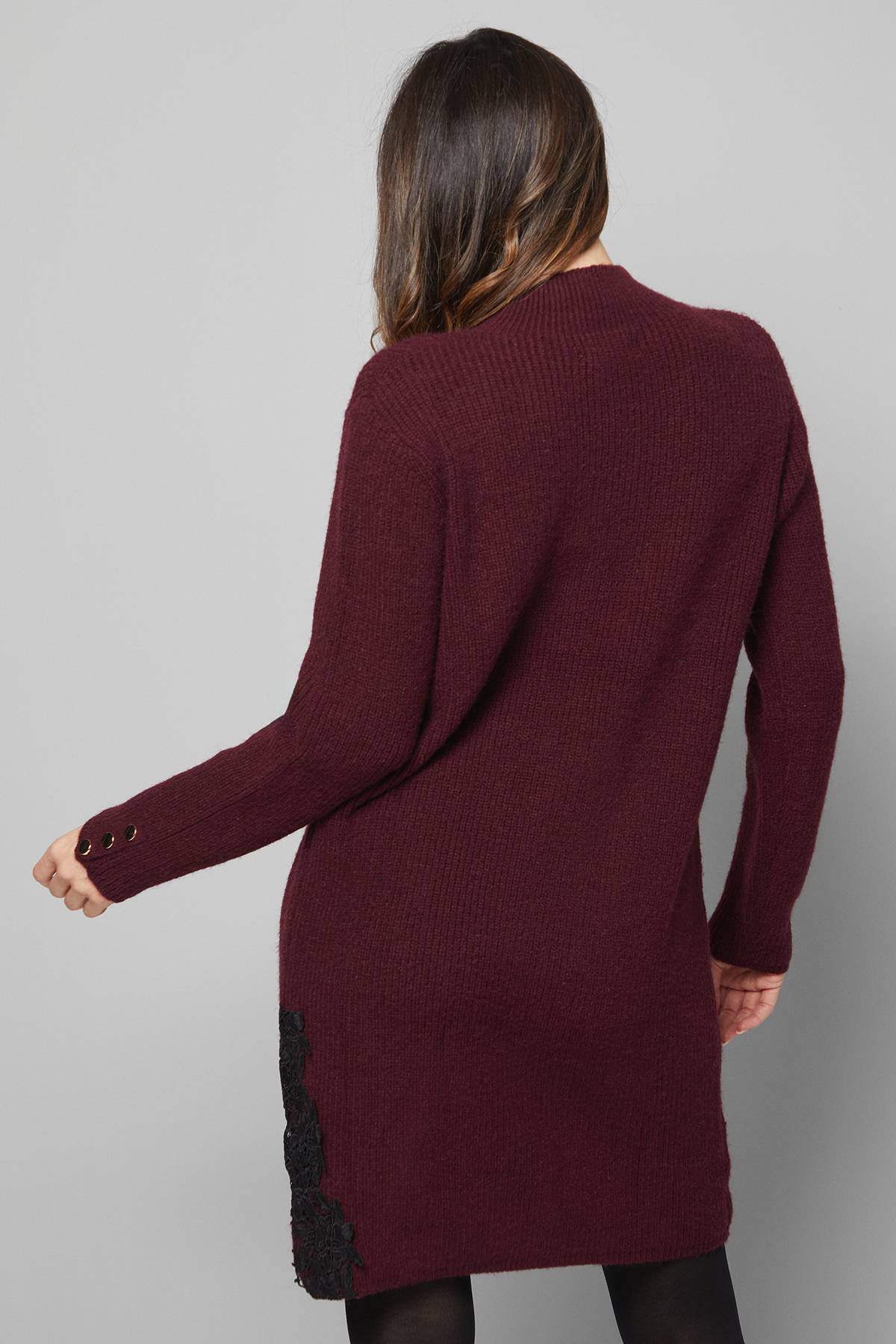 Wallis Robe Tricotée Côtelée avec Détails en Dentelle