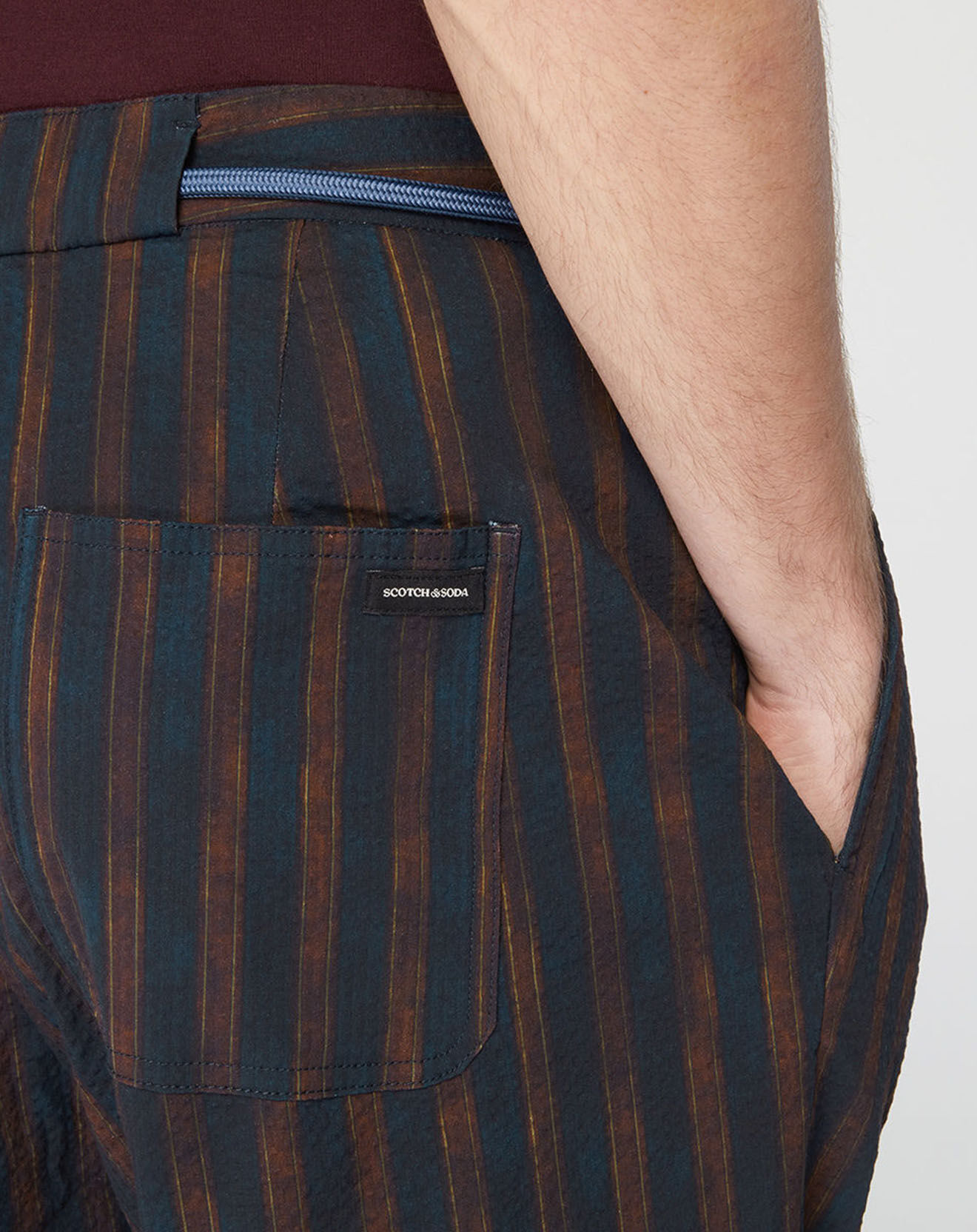 Scotch & Soda Pantalon Chino Slim Fit Tapered à rayures bleu marine/marron