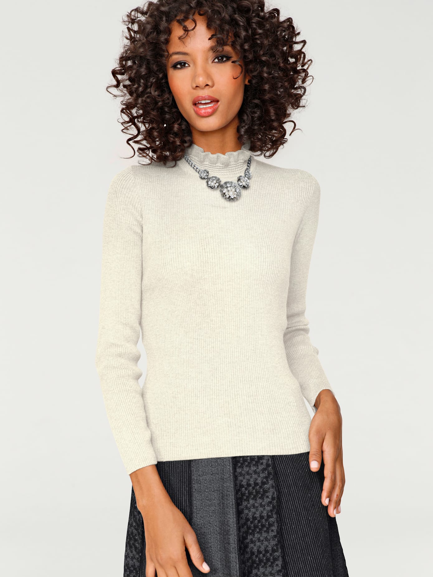 Pull col montant look tendance