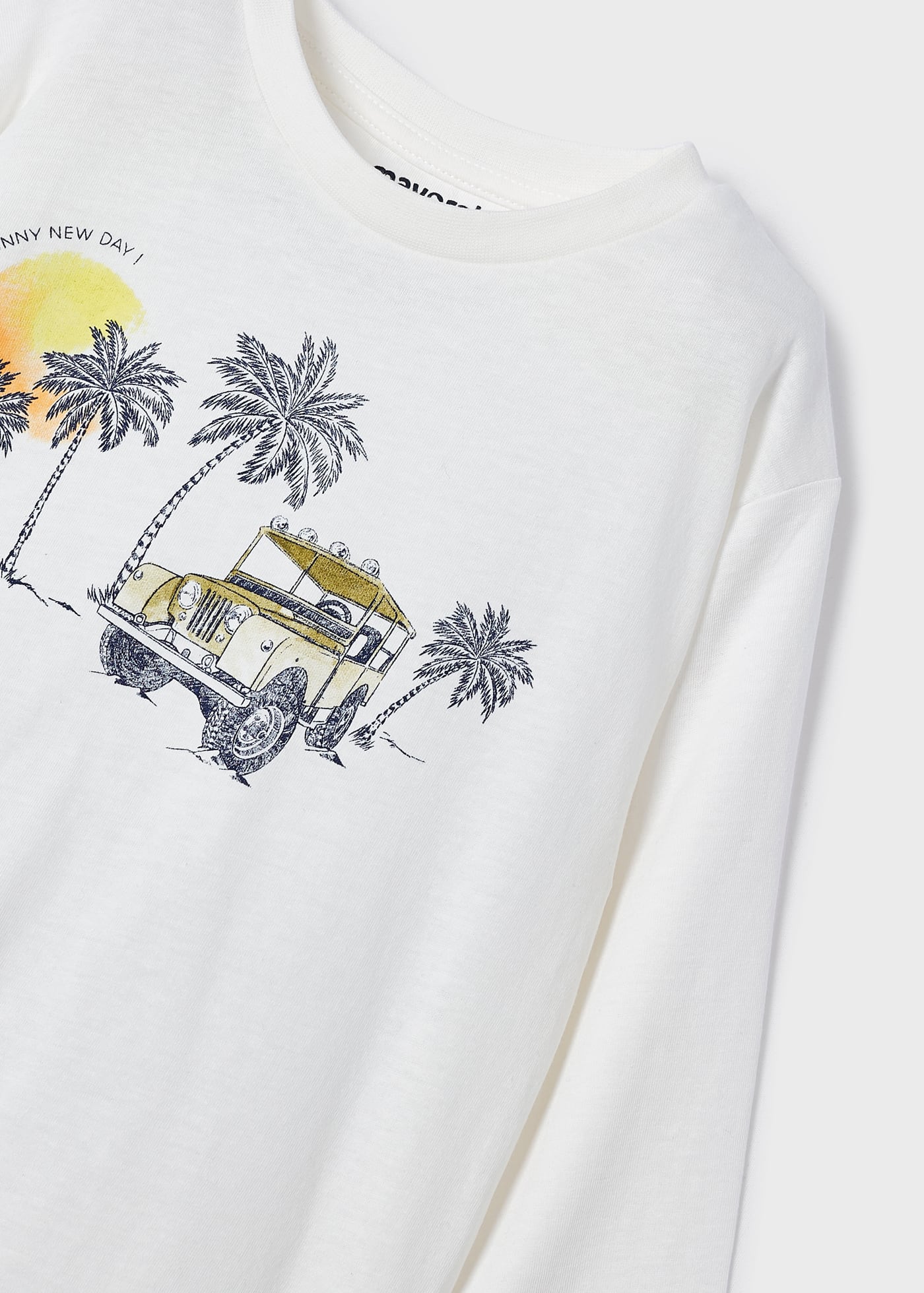 Pijama estampado feito com algodão sustentável para meninos