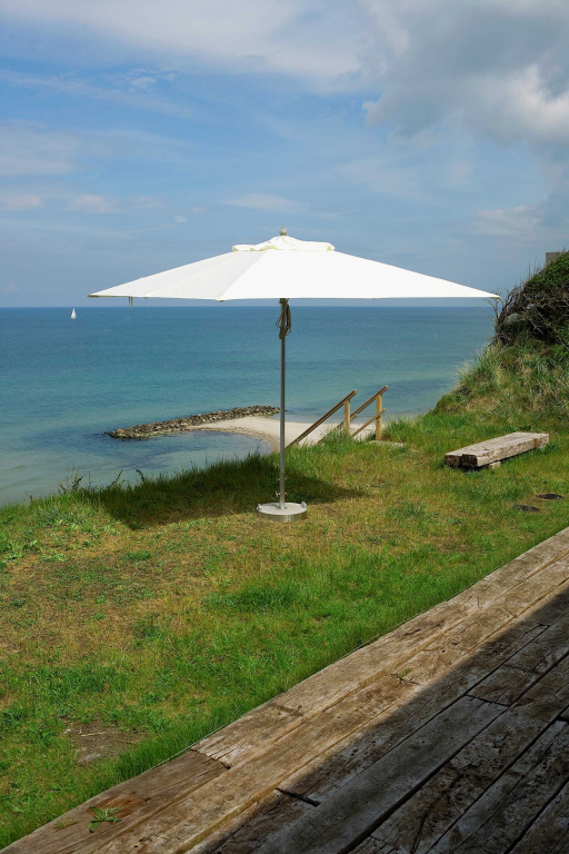 Fritz Hansen Messina parasol 300x300 Meranti