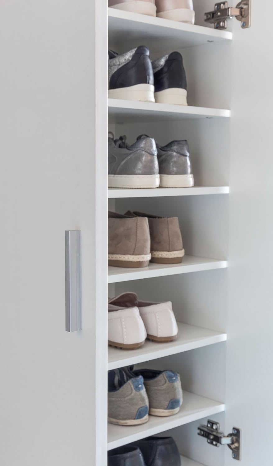 FineBuy Schuhschrank mit 2 Türen Weiß 55x108x35 cm Schuhregal Holz geschlossen, Design Dielenschrank Garderobenschrank schmal, Flurschrank hoch, Schuhaufbewahrung Garderobe Dielenmöbel