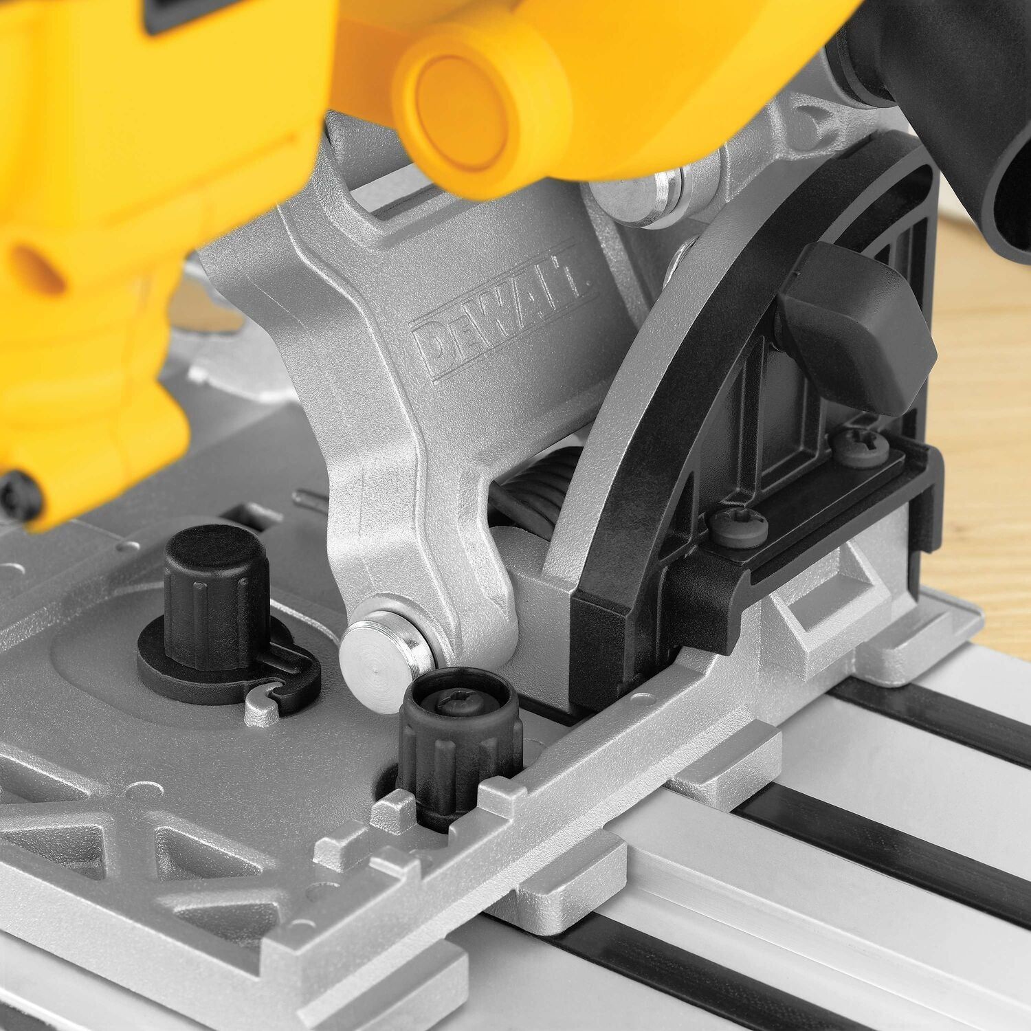 DeWALT DWS520KT Invalzaag incl. 2x Geleiderails en koppelstrip