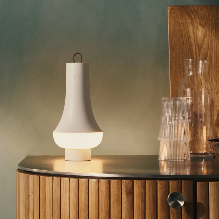 Louis Poulsen - Tomoshi Portable Akku LED-Tischleuchte, dunkelbraun