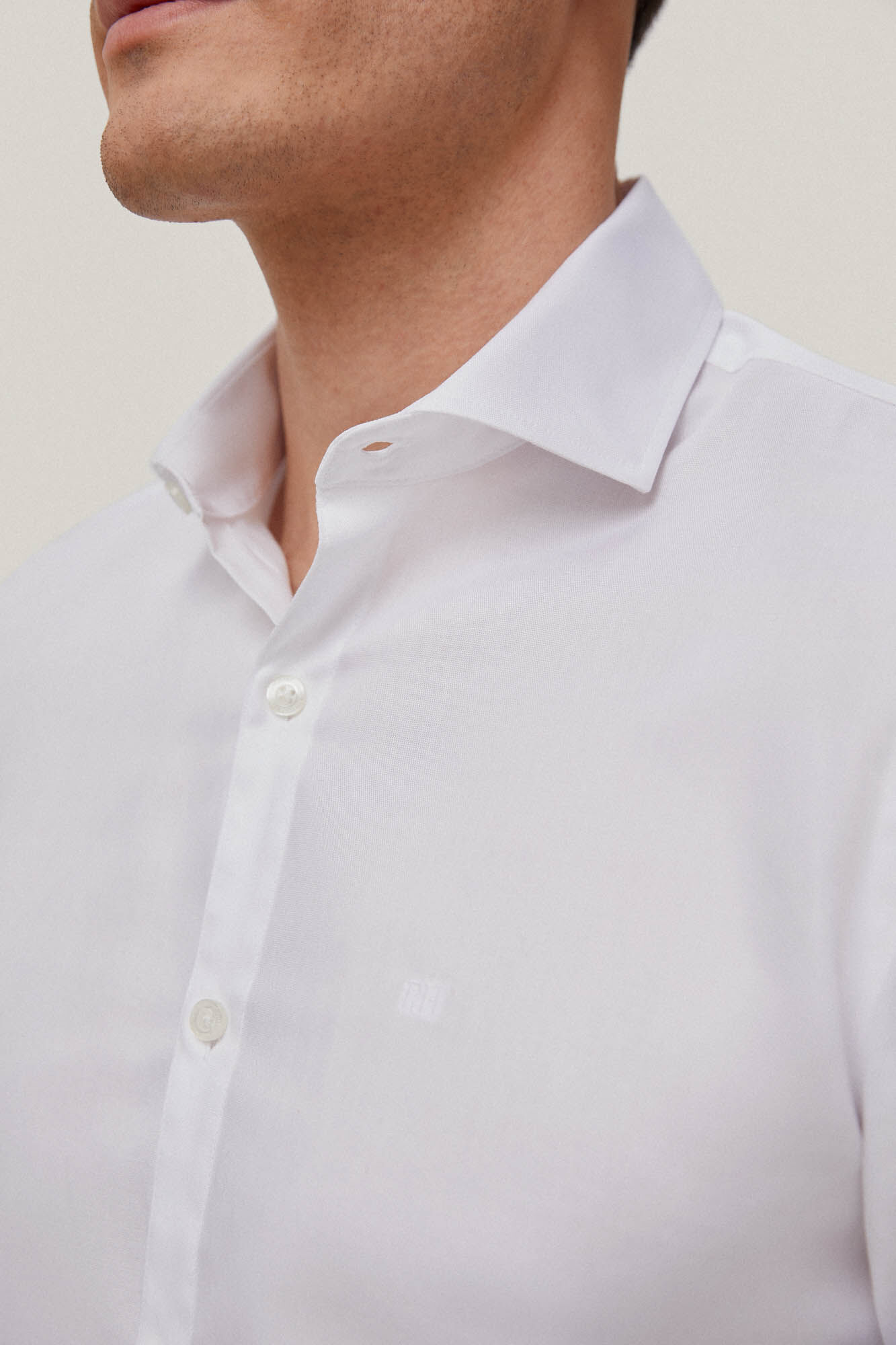 Camisa Lisa slim fit, fácil de usar + anticolor - Branca
