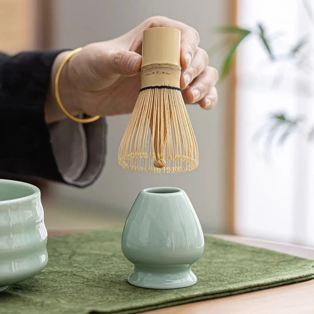 (4-tlg. Set) Keramik Matcha Tee Kit Japanisches Teezeremonie Zubehör mit Chasen Rührbesen / Schale / Halter / Löffel - Grün