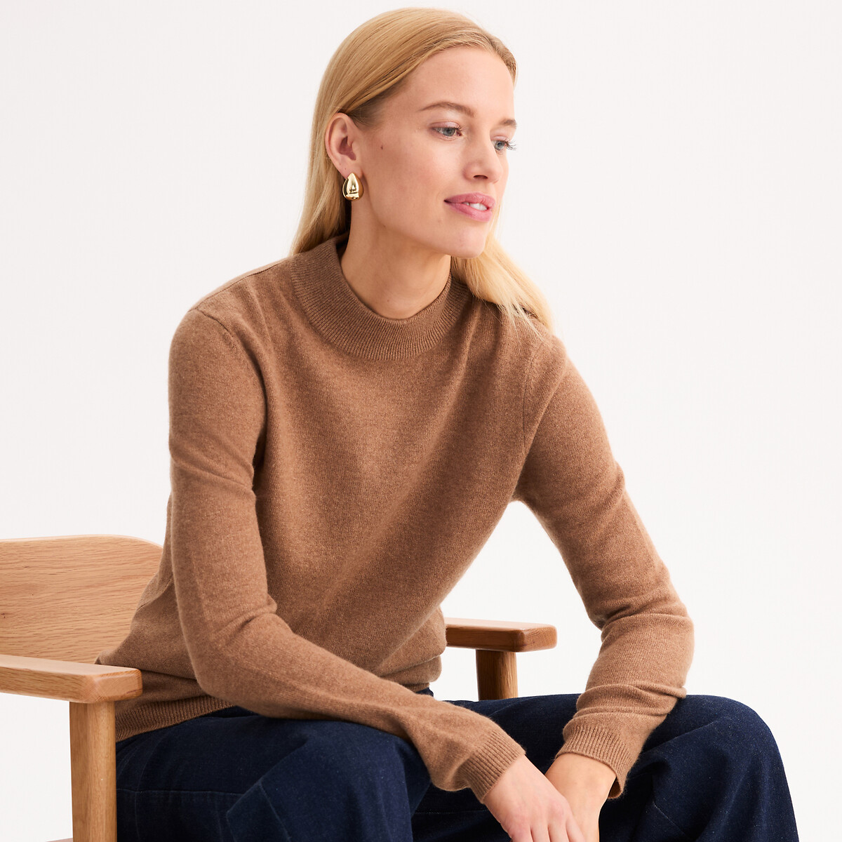 ANNE WEYBURN<br>Suéter de cashmere com gola alta em malha fina