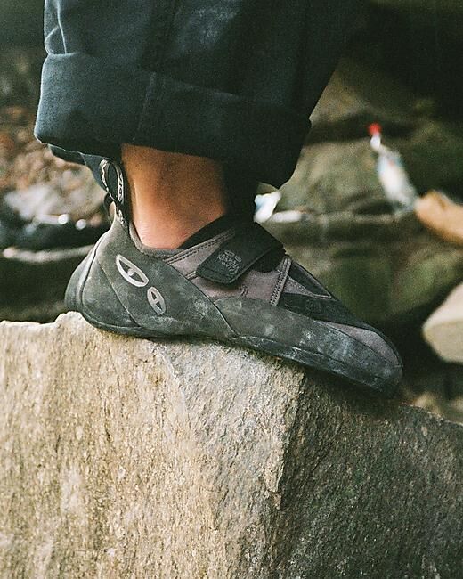EVOLV - CHAUSSONS ESCALADE THE MIDNIGHT SMOKE ZENIST