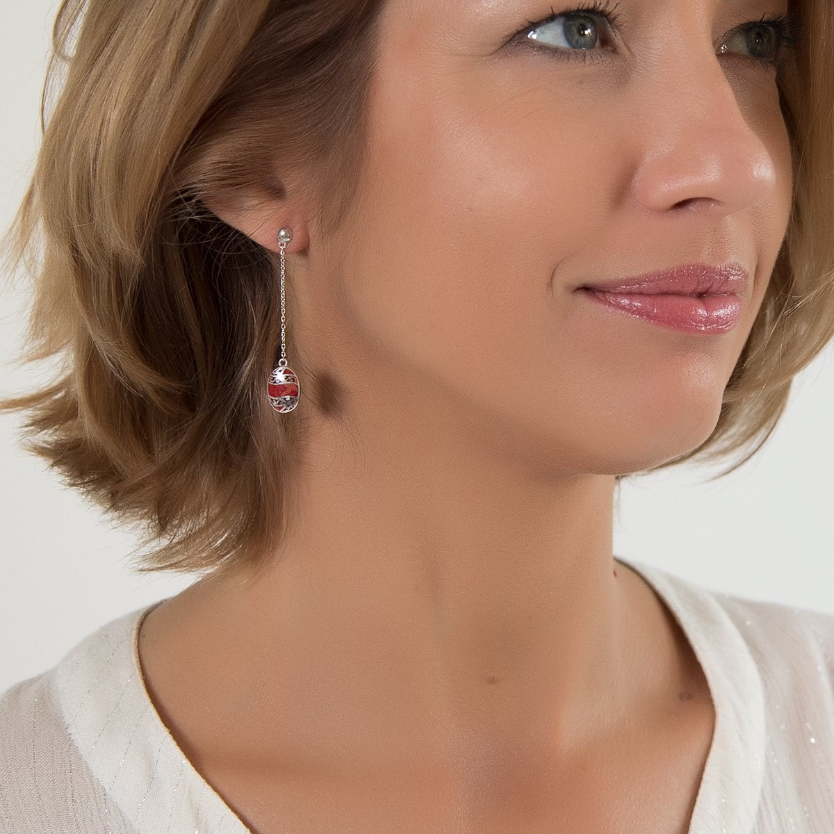 Pendants d'Oreille en Cabochon Corail & Dentelles d'Argent - Aden Boutique