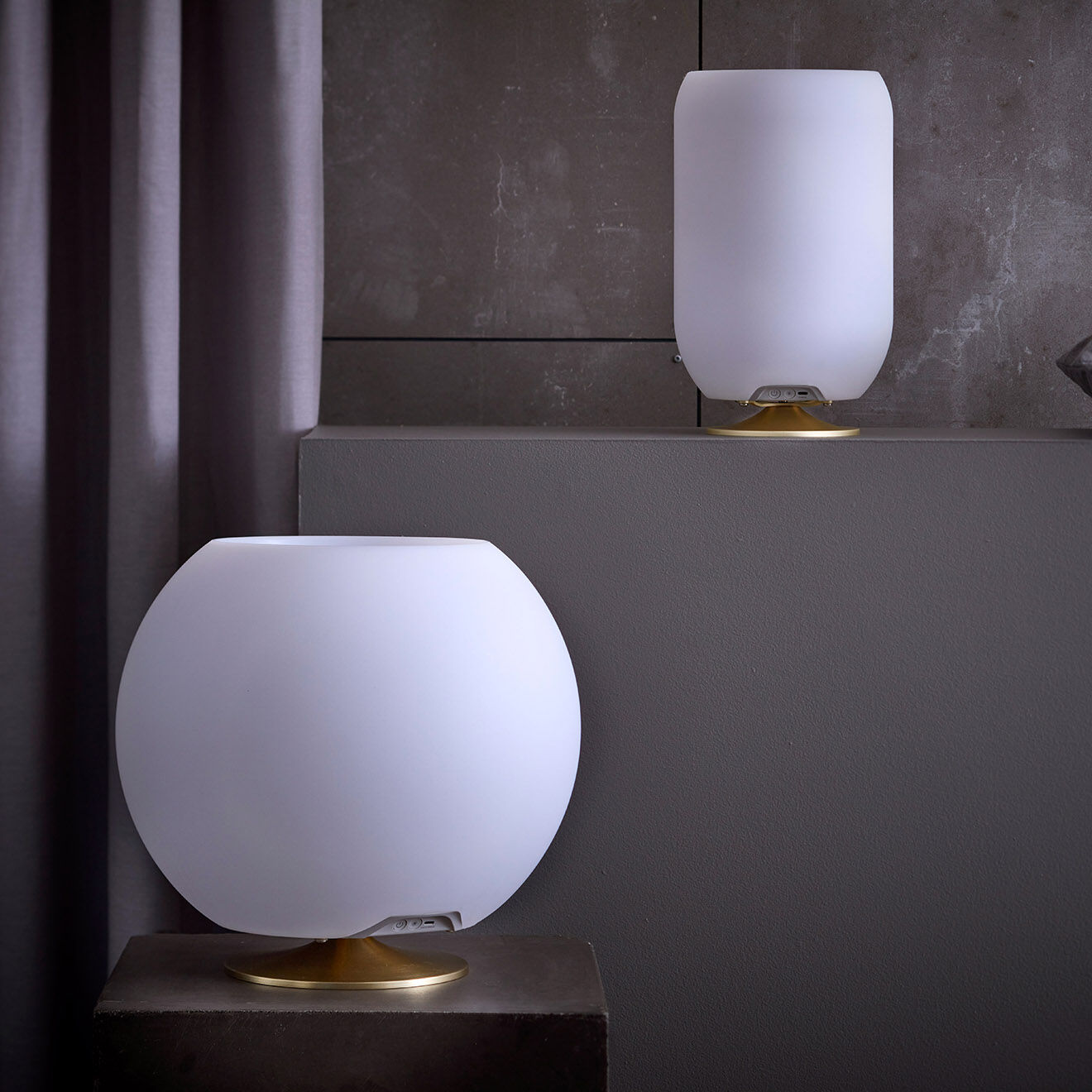 Kooduu Lampe Enceinte Bluetooth sans fil Atmos par Jacob Jensen Design laiton - 21.5x21.5x35.3 cm