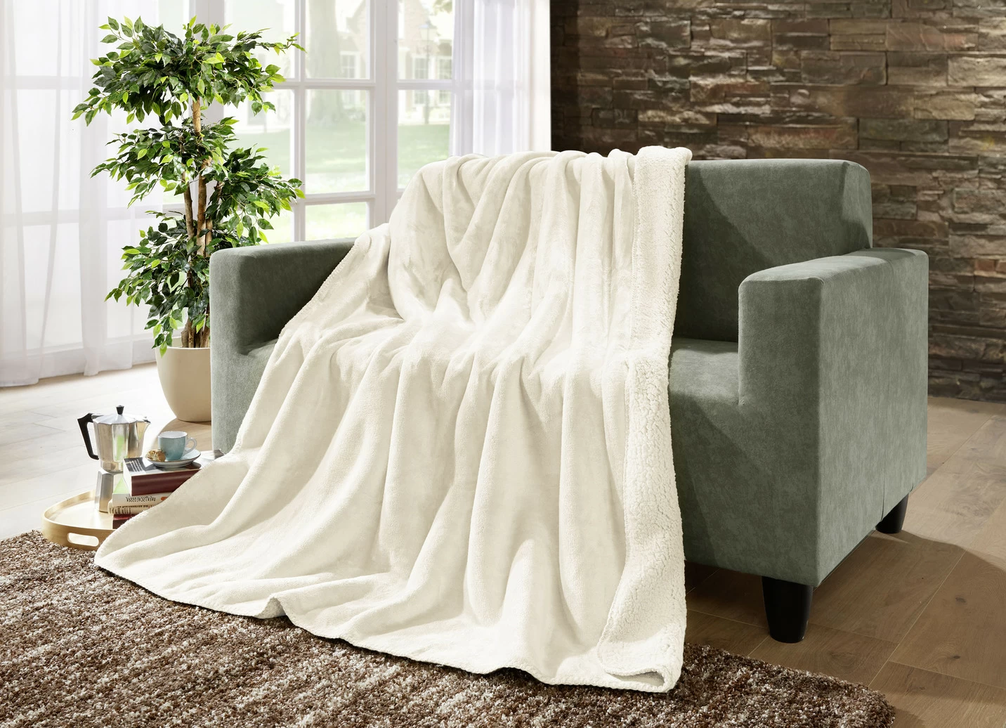Superkuschelige Wohndecke in Teddyfleece-Qualität