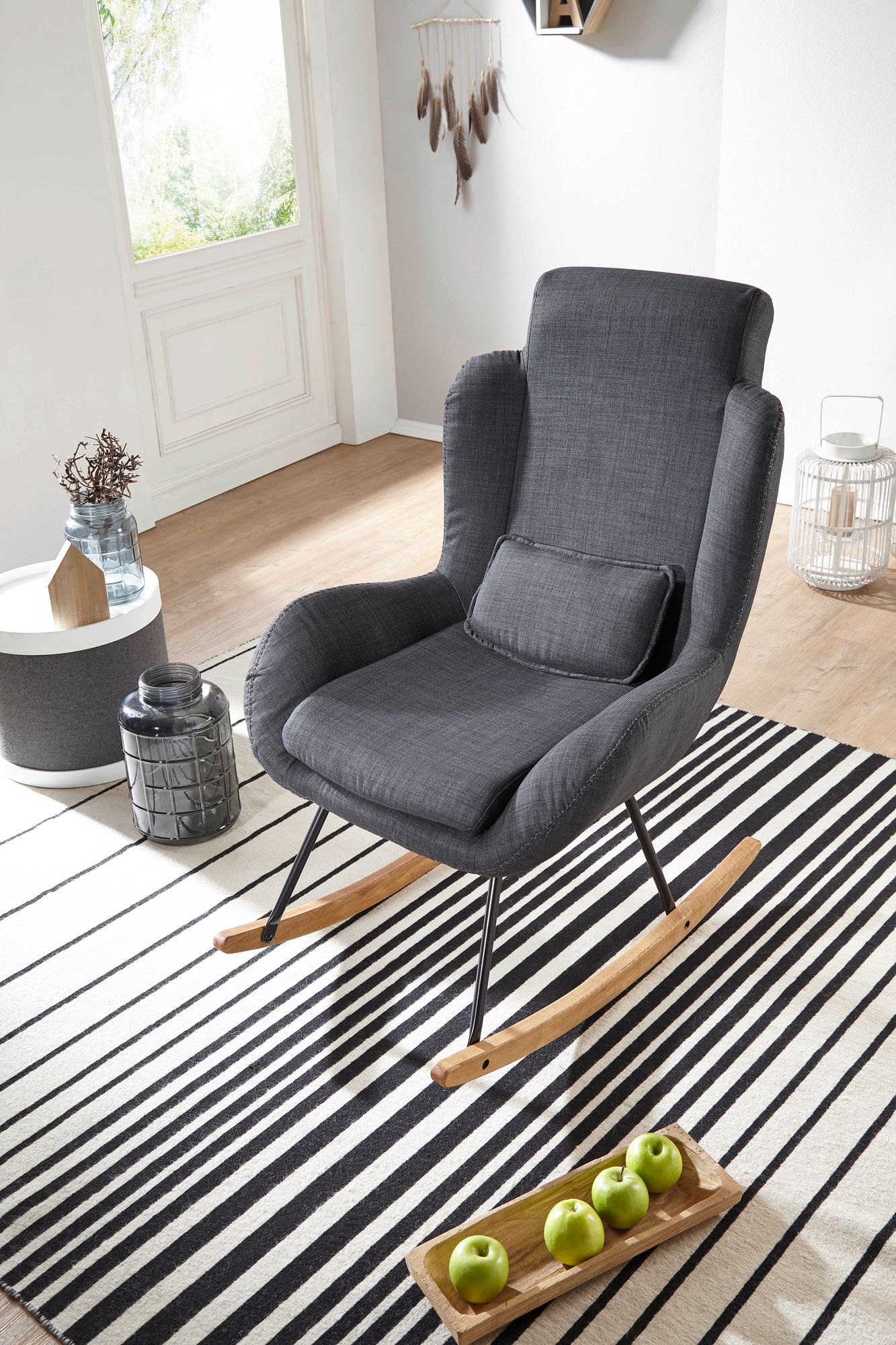 KADIMA DESIGN LAVANT Schaukelstuhl: Weiche Sitzschale, Wippfunktion, abnehmbare Polsterung, hohe Rückenlehne, Rubberwood, Grau/Blau/Anthrazit.
