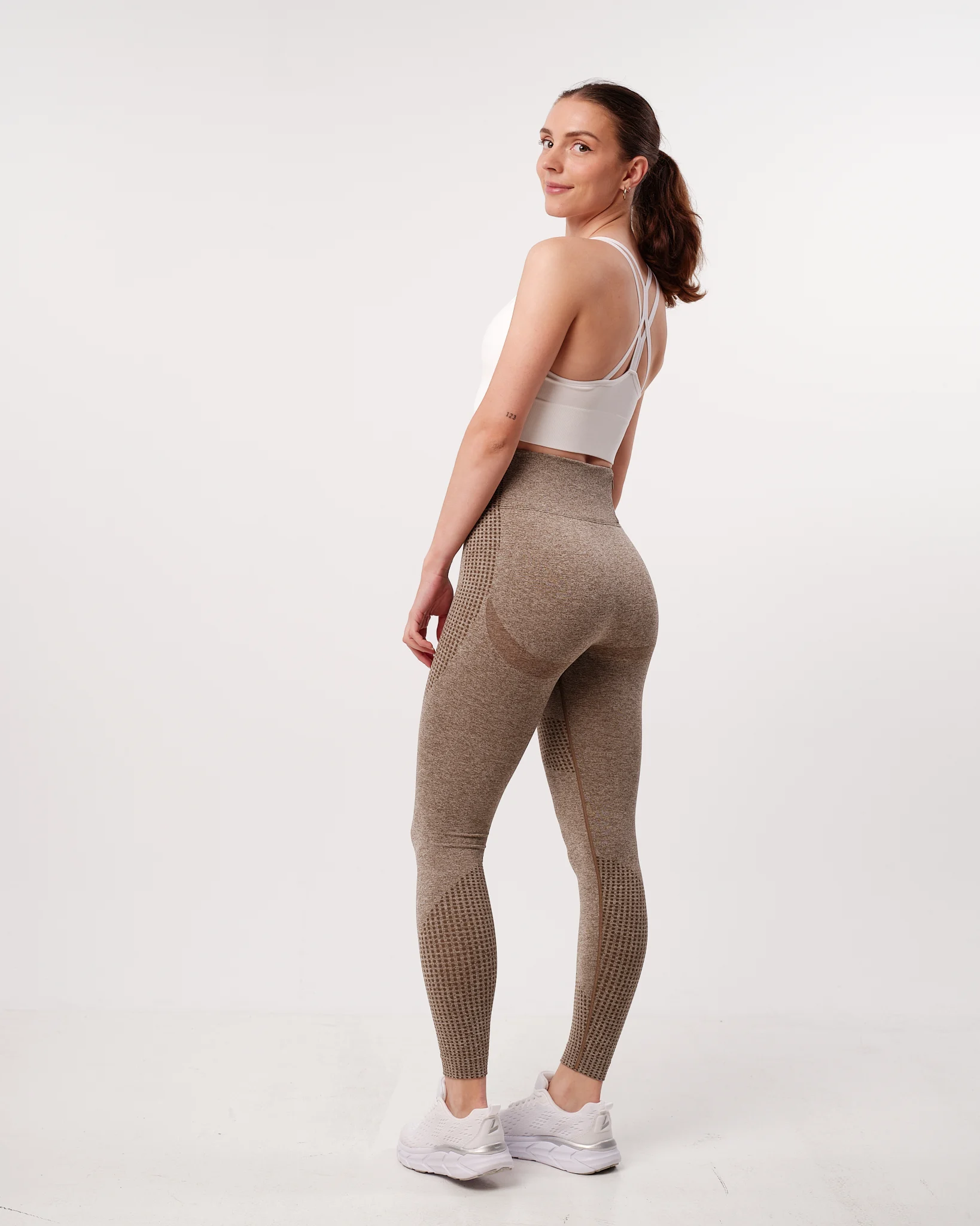 LEVITY Vamp Seamless Bra White