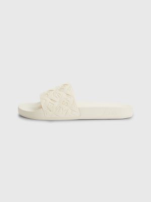 Chinelo de piscina com logotipo bordado