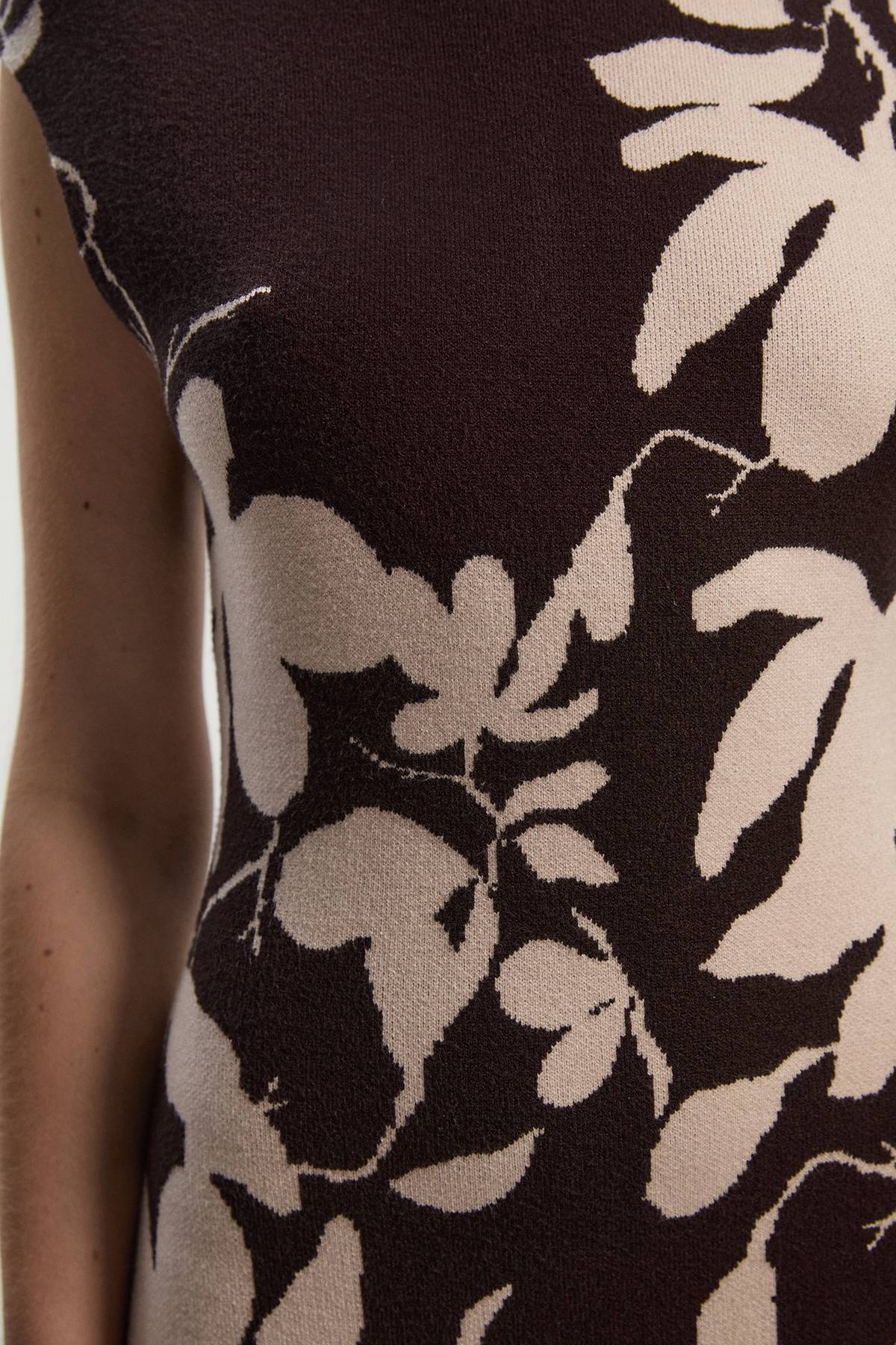 KarenMillen Robe Longue Tricotée à Motif Floral Jacquard