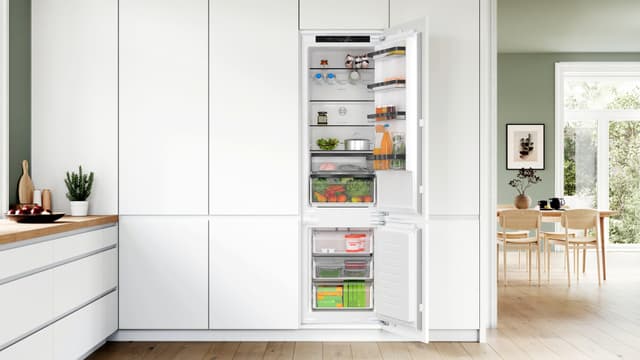 Bosch Serie 4 kølefryseskab KIN96SFD0 (integreret)
