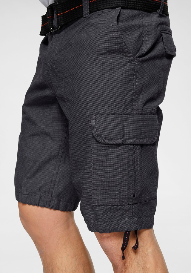 Bruno Banani Cargoshorts  mit modischer Struktur