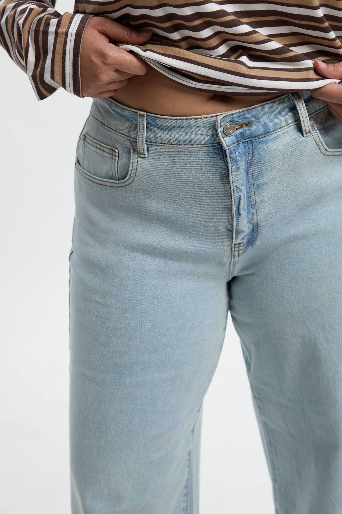 boohoo Le jean évasé Plus