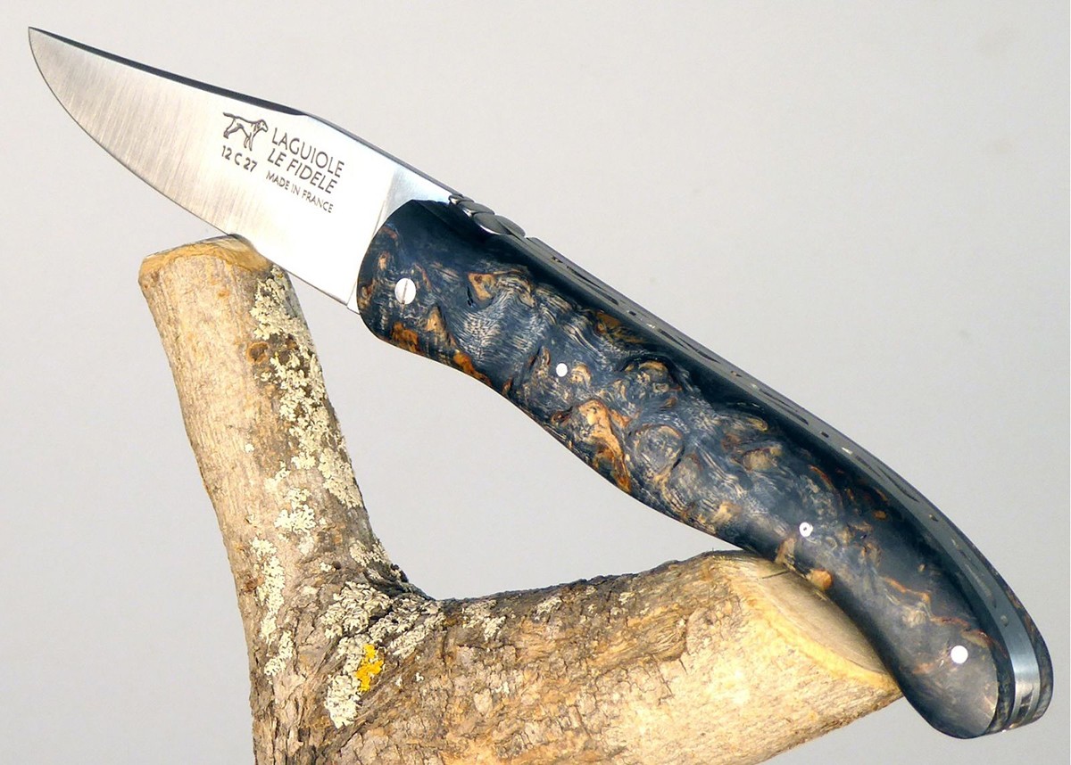 Couteau Laguiole de chasse avec un manche en Bois de bouleau teinté noir
