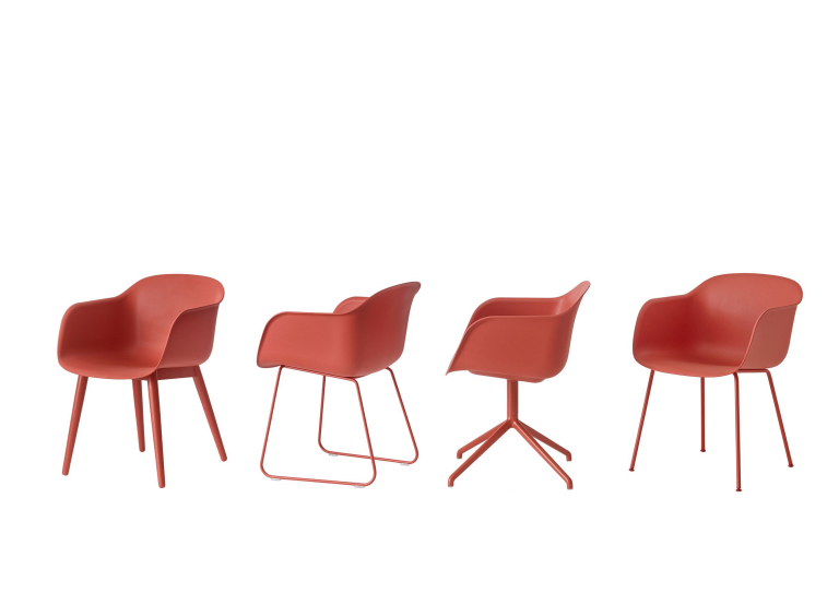 Muuto Fiber Sled gestoffeerde stoel cognac leder