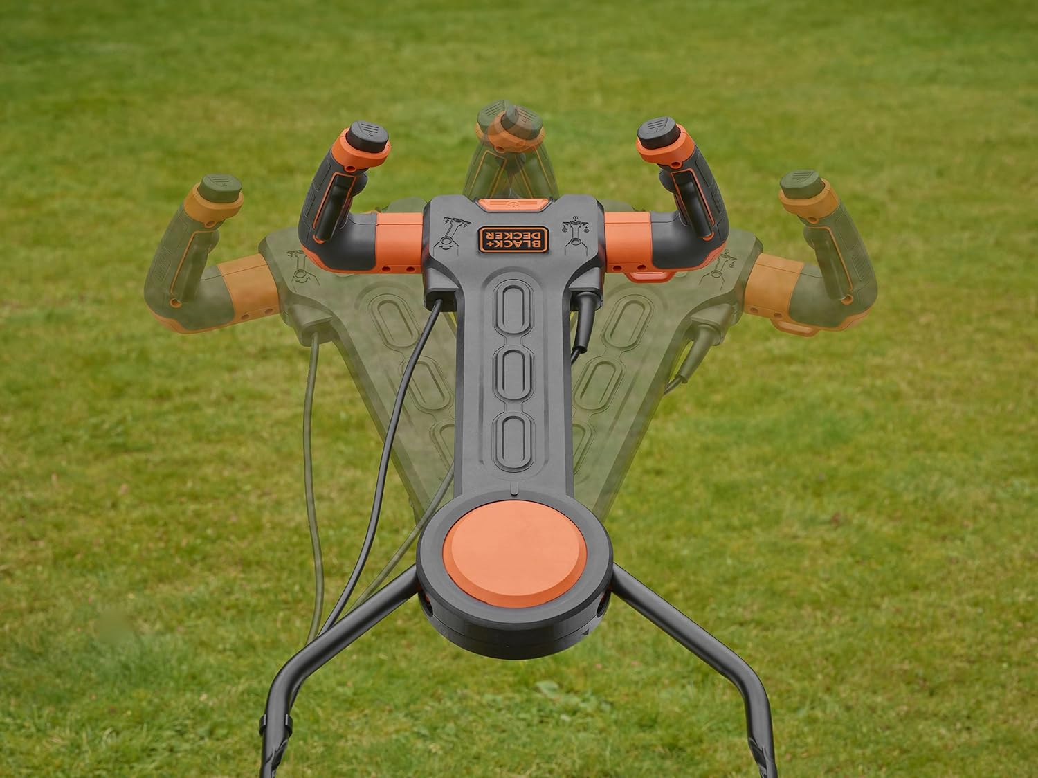 BLACK+DECKER Tondeuse Filaire 1600W, Tondeuse à Gazon Electrique 38 cm, 6 hauteurs réglables 20, 30, 40, 50, 60 et 70 mm, Tondeuse avec Poignée EASYSTEER 3 Positions, BEMW471ES-QS Orange
