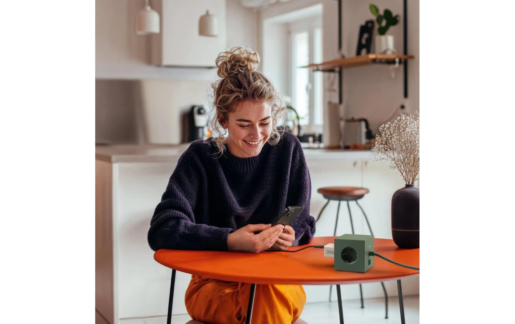USB-Wandladegerät Gan charger USB-A USB-C 30 W WeissSchnellladegerät mit 1x USB-C und 1x USB-A