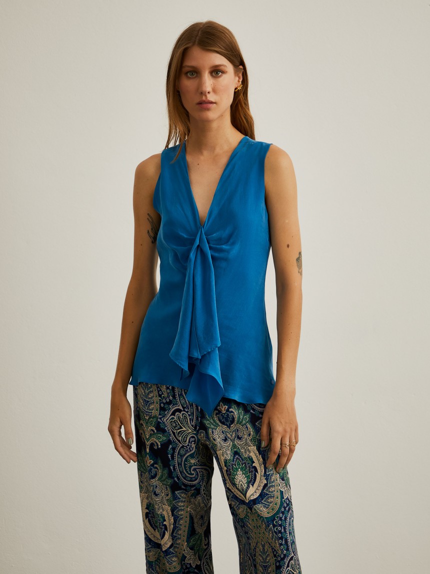 Blusa fluida sem mangas