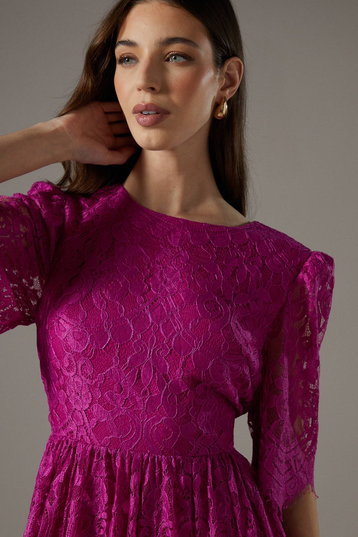 Coast Robe Mi-longue en Dentelle à Manches Courtes