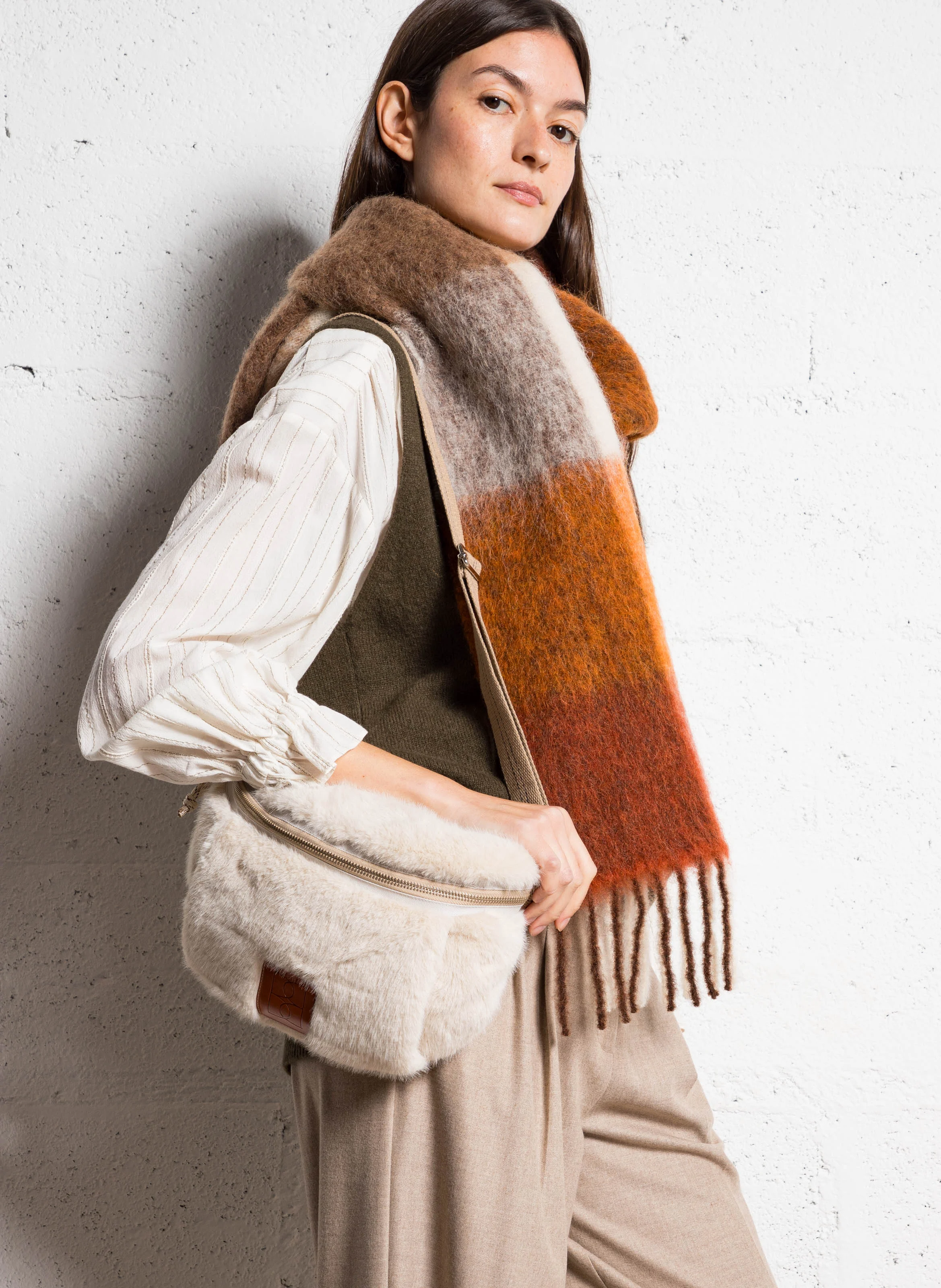 HOSWEL - Sac banane effet fourrure | Beige
