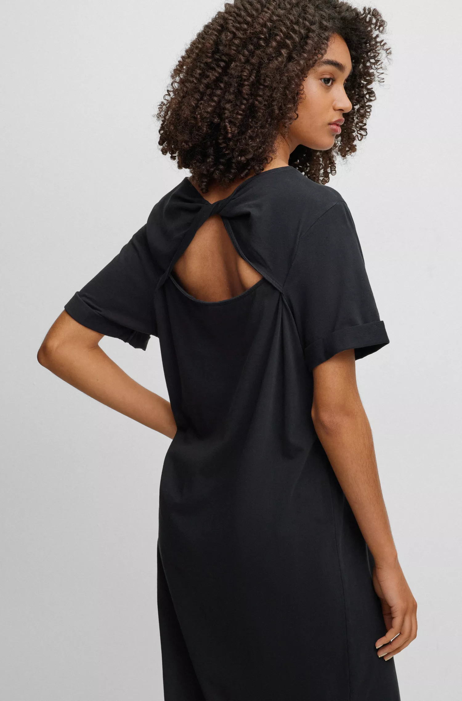 Vestido camiseta BOSS preto em malha de algodão com detalhe de logotipo
