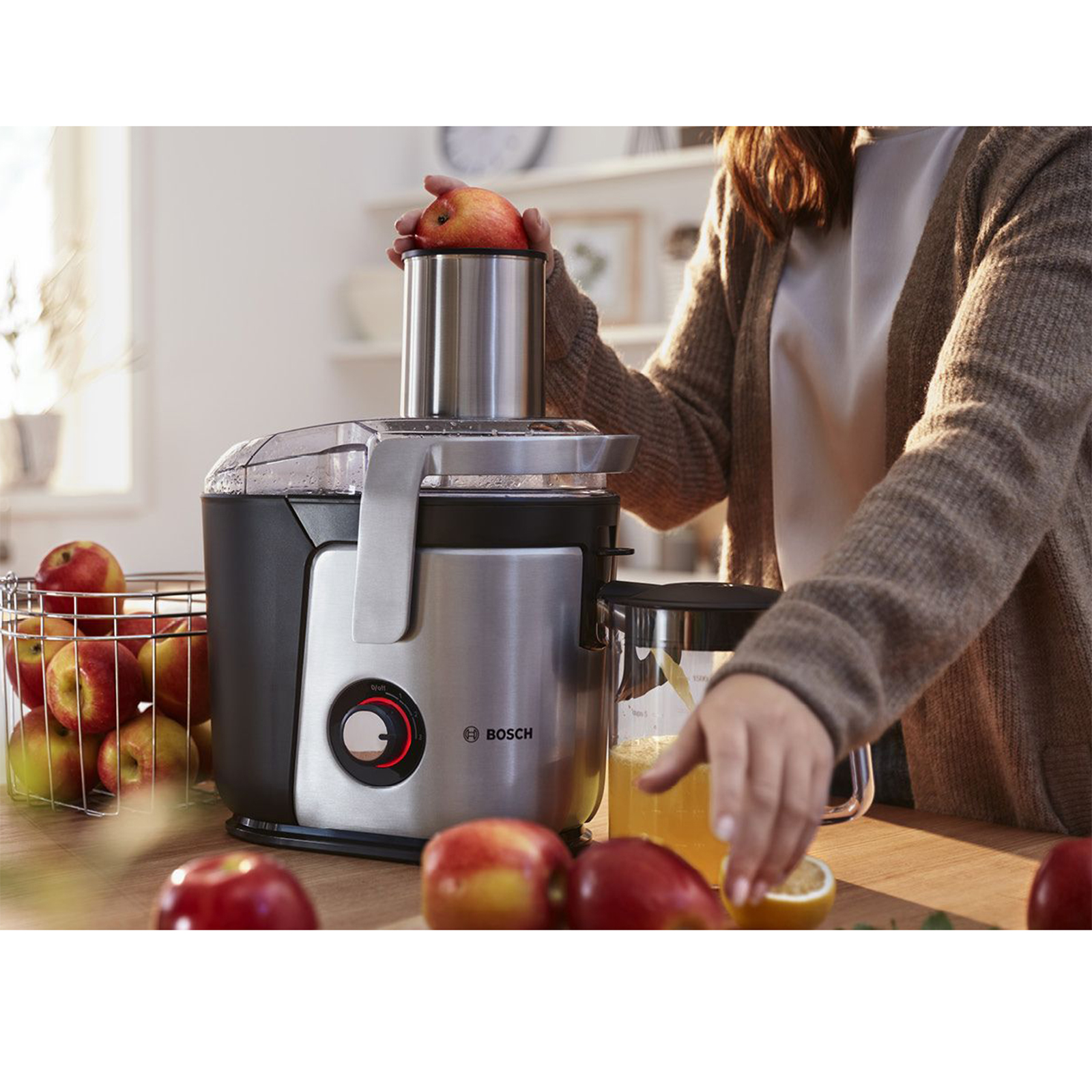 BOSCH Entsafter MES4010 - silber - mit Saftbehälter