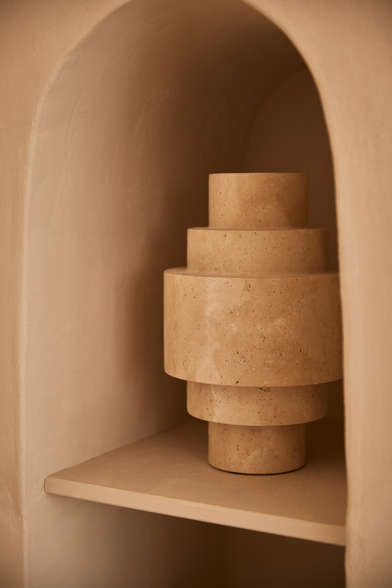 Vaas Agano Travertine L