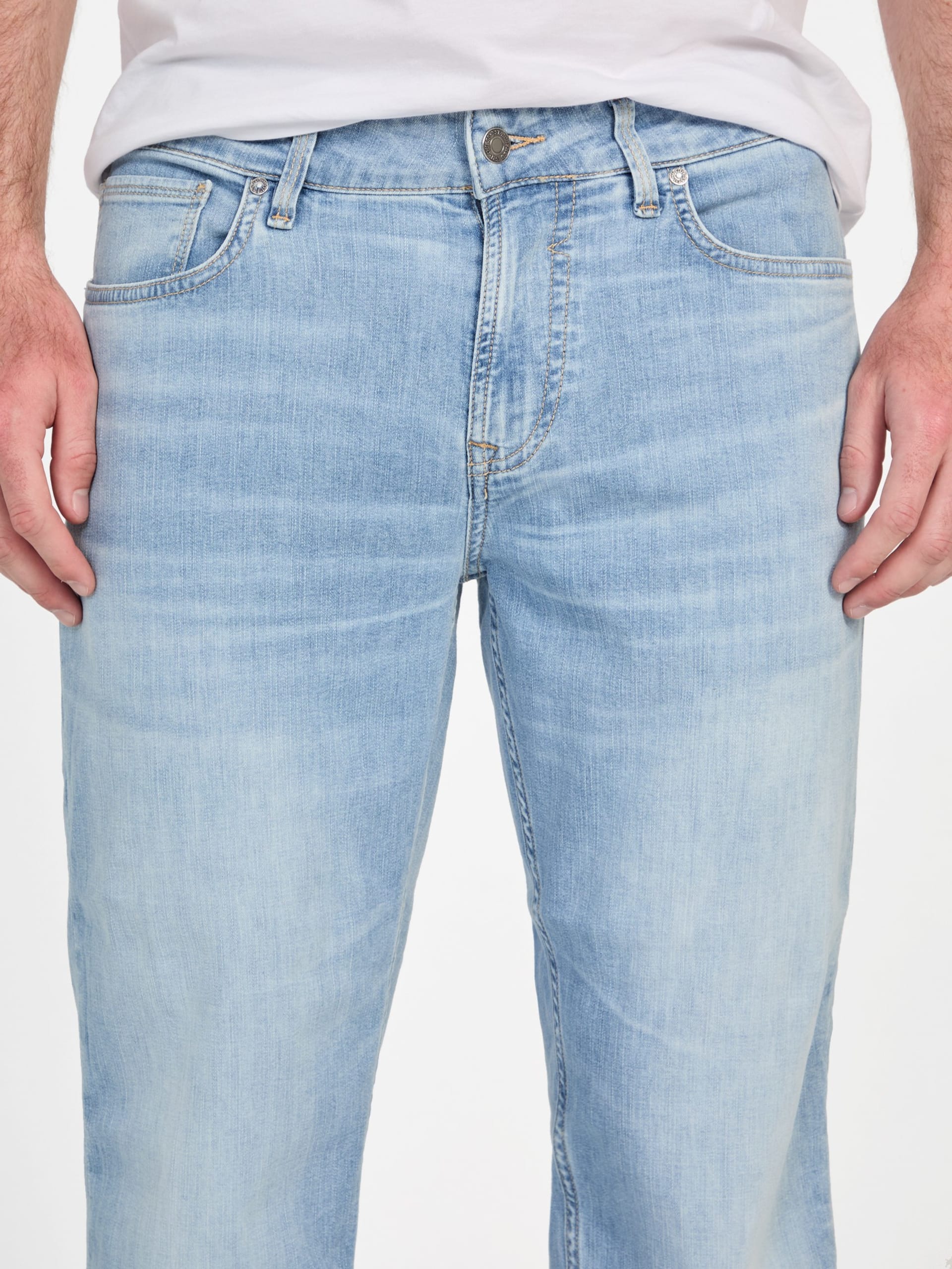 Calça jeans reta slim fit da Eco Angels