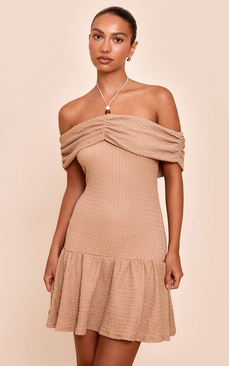 Gris Pierre Robe Droite À Encolure Américaine Avec Détails De Perles Texturées