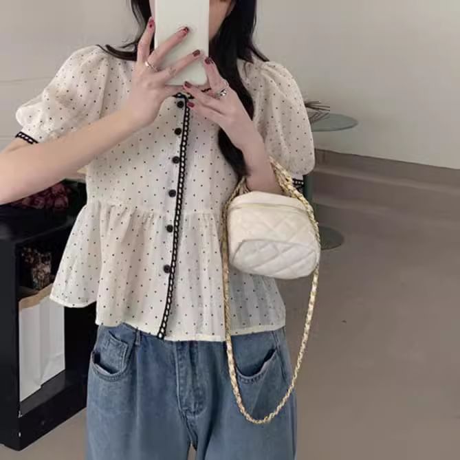 Arroba - Blouse met pofmouwen, kantversiering en knoopjes